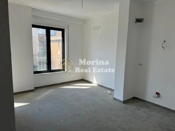 Tirane, jepet me qera ambjent biznesi Kati 2, 60 m² 500 € (Rruga Karl Gega)