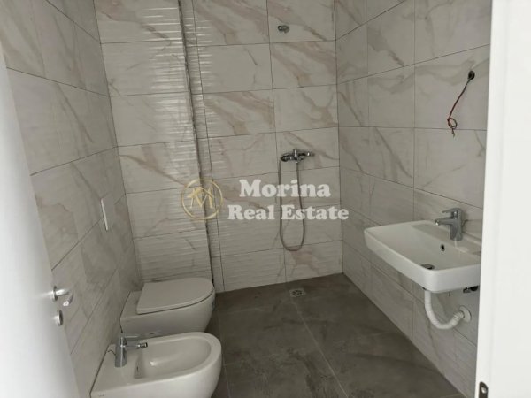 Tirane, jepet me qera ambjent biznesi Kati 2, 60 m² 500 € (Rruga Karl Gega)
