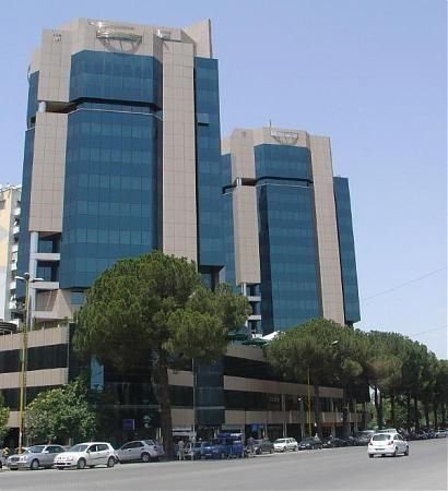 Tirane, jepet me qera zyre Kati 10, 440 m² 19.000 € (kullat binjake)