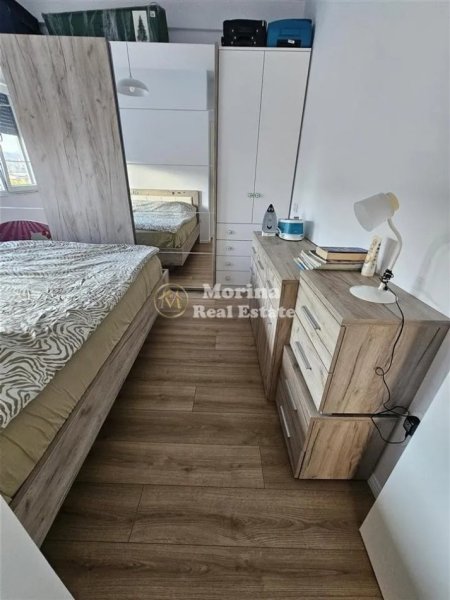 Tirane, jepet me qera apartament 1+1 Kati 8, 60 m² 550 € (Laprake)