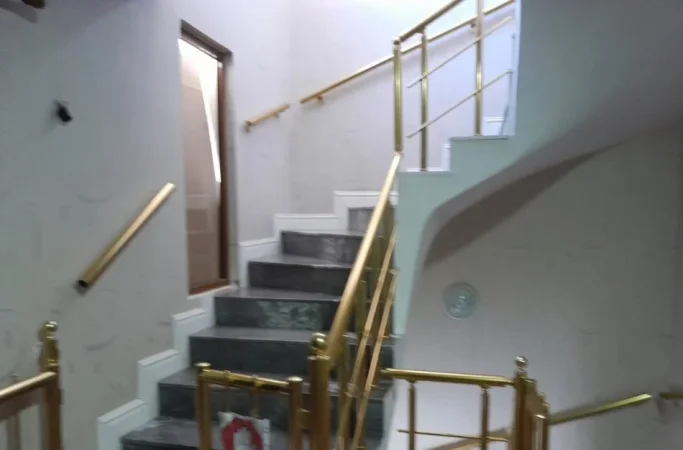 Tirane, shitet Vile 3 Katshe Kati 3, 950 m² 600.000 € (ALLIAS)