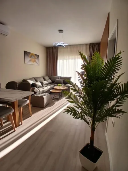 Tirane, jepet me qera apartament 2+1 Kati 4, 80 m² 1.000 € (ZOGU I ZI)
