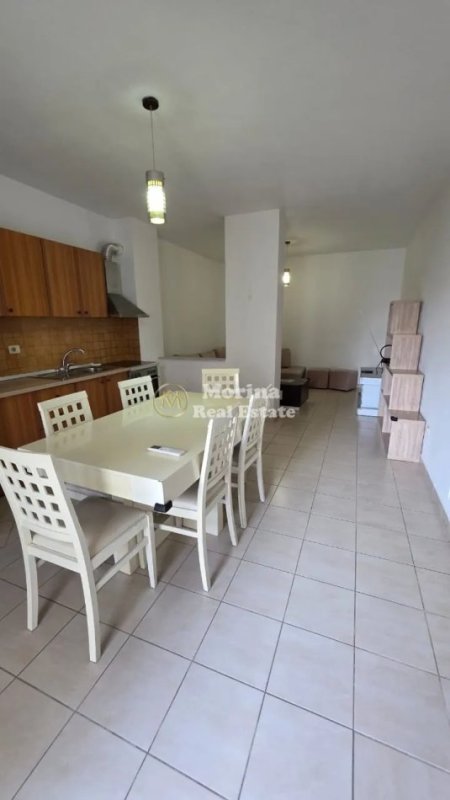 Tirane, jepet me qera apartament 2+1 Kati 4, 100 m² 550 € (Rruga Vllazen Huta)