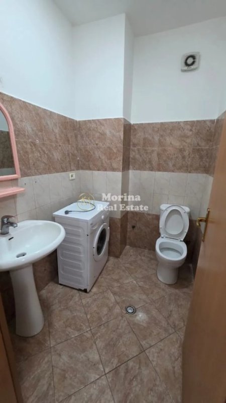 Tirane, jepet me qera apartament 2+1 Kati 4, 100 m² 550 € (Rruga Vllazen Huta)