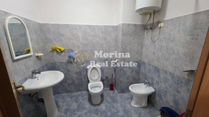 Tirane, jepet me qera apartament 2+1 Kati 4, 100 m² 550 € (Rruga Vllazen Huta)