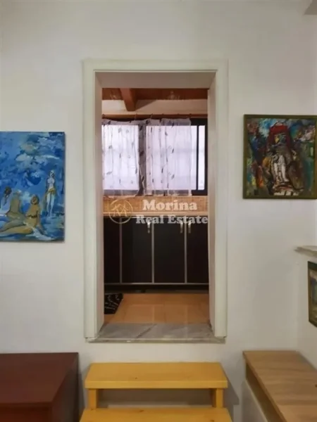 Tirane, shitet apartament 2+1 Kati 1, 75 m² 140.000 € (Rruga Shhyqyri Islami)