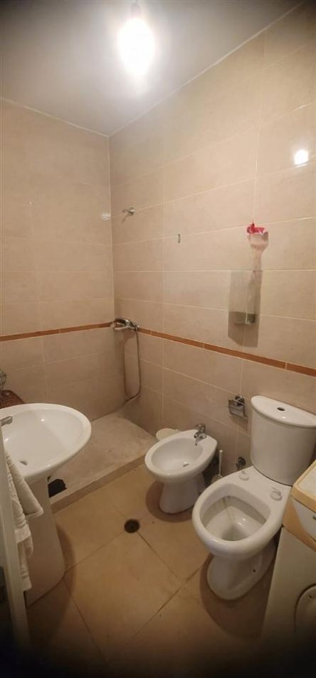 Tirane, shitet 2+1+Ballkon ,