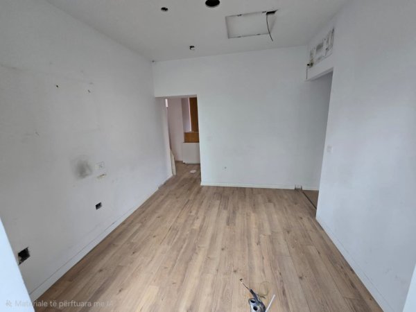 Tirane, jepet me qera ambjent biznesi , 83 m² 1.500 € (Rruga e Durrësit)