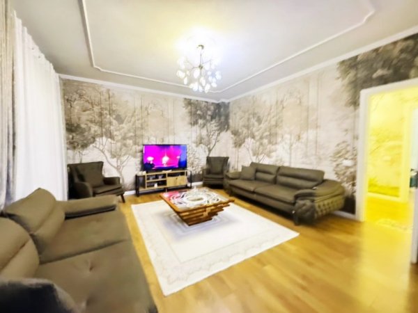 Tirane, shitet 2+1 , 124 m² 