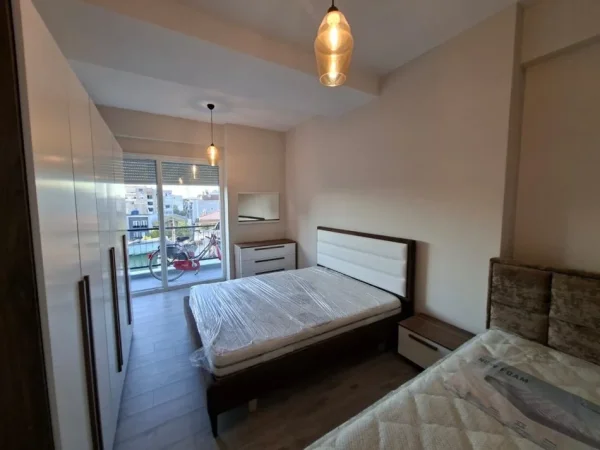 Tirane, jepet me qera apartament 1+1 Kati 3, 65 m² 600 € (Shkolla Niket Dardani)