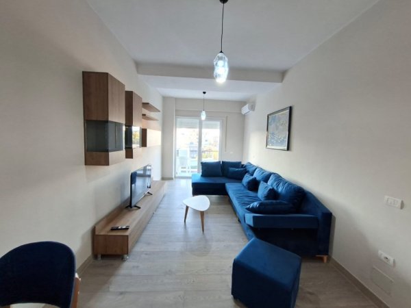 Tirane, jepet me qera apartament 1+1 Kati 3, 65 m² 600 € (Shkolla Niket Dardani)