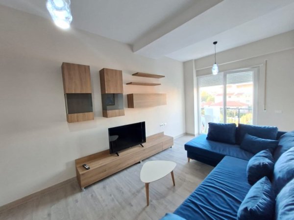 Tirane, jepet me qera apartament 1+1 Kati 3, 65 m² 600 € (Shkolla Niket Dardani)
