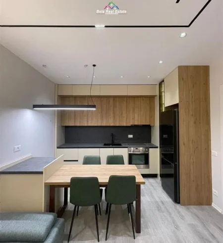 Tirane, jepet me qera apartament 2+1 Kati 1, 120 m² 625 € (Rruga Gryka e Kacanikut)