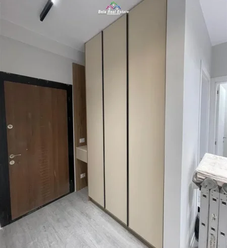 Tirane, jepet me qera apartament 2+1 Kati 1, 120 m² 625 € (Rruga Gryka e Kacanikut)
