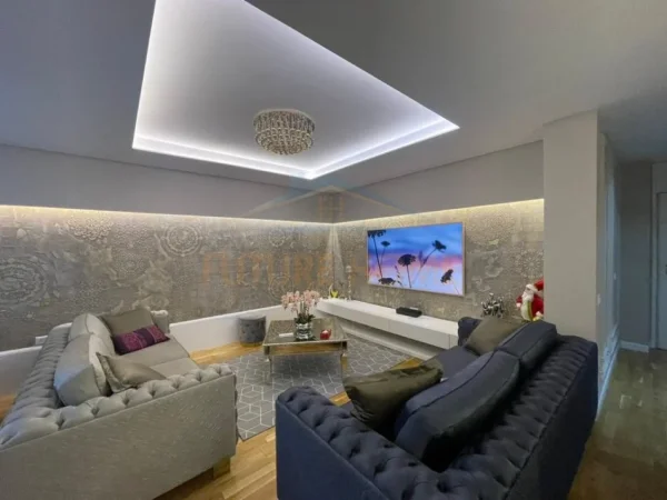 Tirane, jepet me qera apartament 3+1 Kati 2, 130 m² 1.800 € (Rruga e Elbasanit)