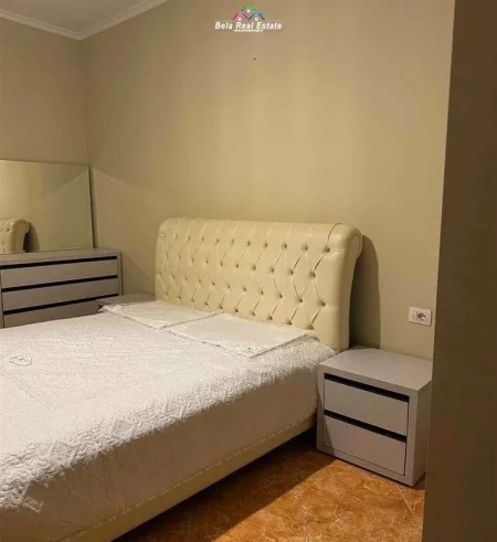 Tirane, jepet me qera apartament 2+1+Ballkon Kati 3, 90 m² 700 € (Rruga Panorama)
