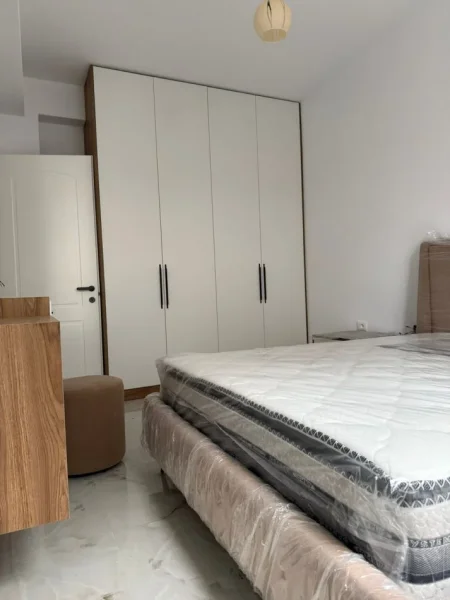 Durres, jepet me qera shtepi 2+1 Kati 1, 60 m² 400 € (Rruga Rinia Durrsake- Ish keneta)