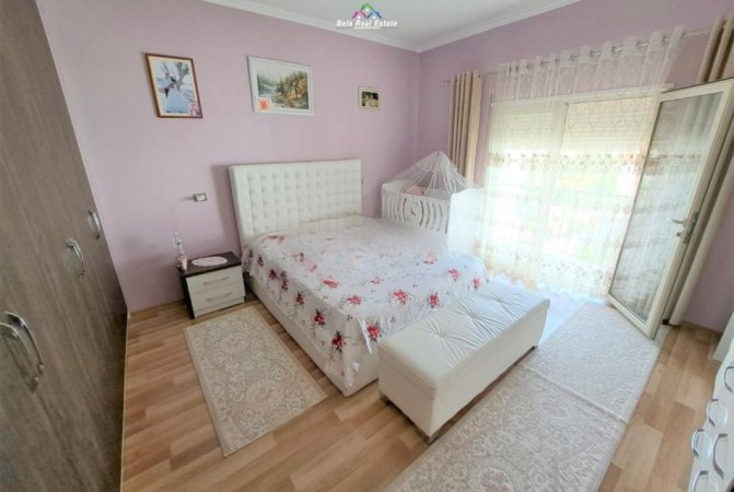 Tirane, jepet me qera Vile , 2.500 m² 4.500 € (Bathore)