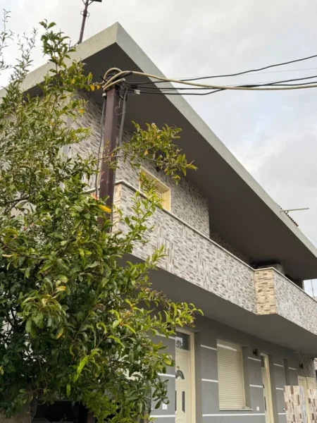 Durres, jepet me qera garsonier 1+1 Kati 1, 40 m² 280 € (Rruga Rinia Durrsake- Ish Keneta)