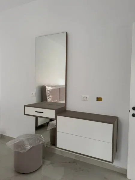 Durres, jepet me qera garsonier 1+1 Kati 1, 40 m² 280 € (Rruga Rinia Durrsake- Ish Keneta)