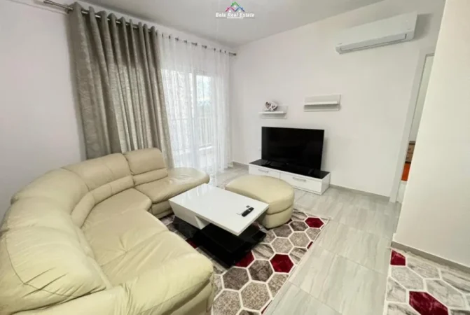 Tirane, jepet me qera apartament 1+1 Kati 4, 70 m² 650 € (Rruga Hysni Gerballi)