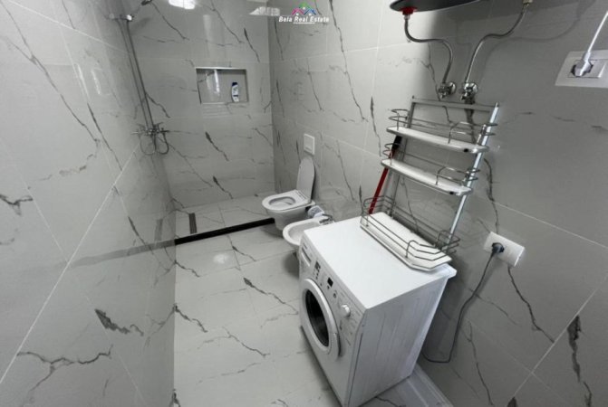 Tirane, jepet me qera apartament 1+1 Kati 4, 70 m² 650 € (Rruga Hysni Gerballi)