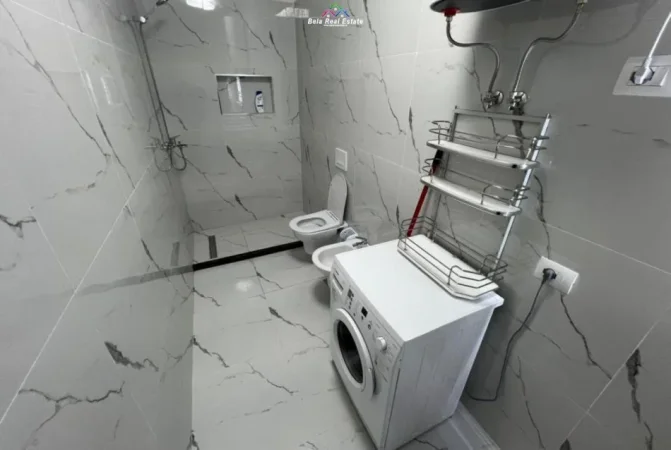 Tirane, jepet me qera apartament 1+1 Kati 4, 70 m² 650 € (Rruga Hysni Gerballi)