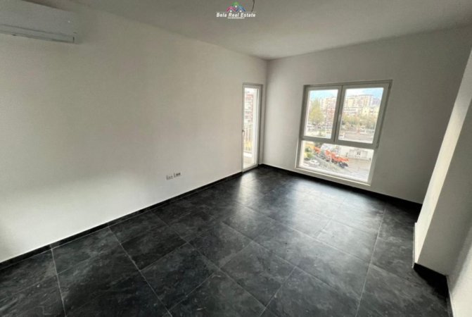 Tirane, jepet me qera zyre Kati 4, 800 € (Rruga Hysni Gerbolli)