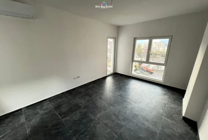 Tirane, jepet me qera zyre Kati 4, 885 € (Rruga Hysni Gerbolli)