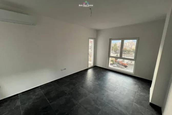 Tirane, jepet me qera zyre Kati 4, 885 € (Rruga Hysni Gerbolli)