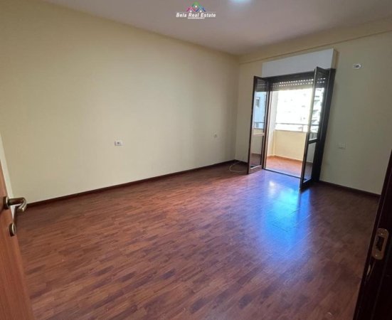 Shqiperi, jepet me qera zyre Kati 4, 118 m² 750 € (Rruga Medar Shtylla)