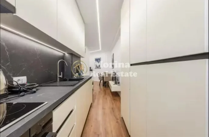 Tirane, jepet me qera apartament 1+1 Kati 2, 64 m² 700 € (Rruga Myslym Shyri)