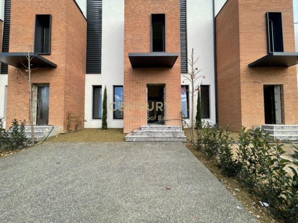 Tirane, shes Vile 2+1+Ballkon Kati 3, 368 m² 650.000 € (Rezidenca Picadilly)