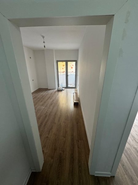 Tirane, jepet me qera apartament 1+1+Ballkon Kati 6, 75 m² 450 € (Perballe Santanna Loung)