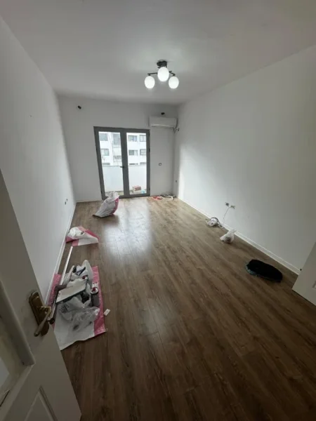 Tirane, jepet me qera apartament 1+1+Ballkon Kati 6, 75 m² 450 € (Perballe Santanna Loung)