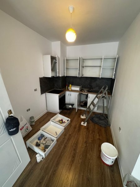 Tirane, jepet me qera apartament 1+1+Ballkon Kati 6, 75 m² 450 € (Perballe Santanna Loung)