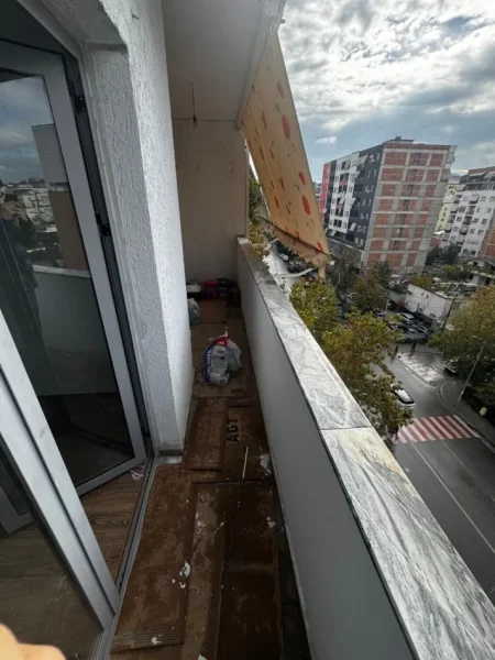Tirane, jepet me qera apartament 1+1+Ballkon Kati 6, 75 m² 450 € (Perballe Santanna Loung)