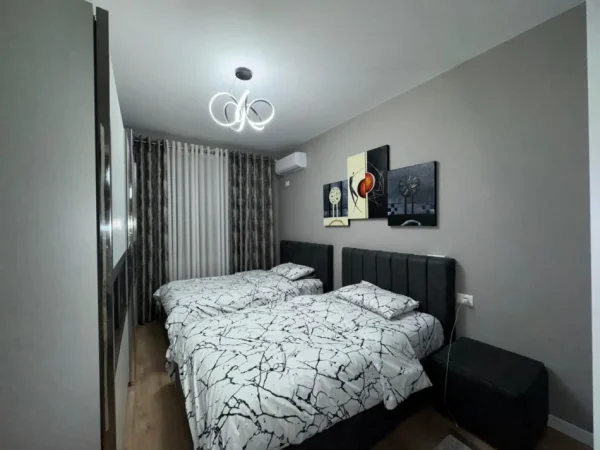 Tirane, jepet me qera apartament 1+1+Ballkon Kati 6, 64 m² 500 € (Kompleksi Molla)