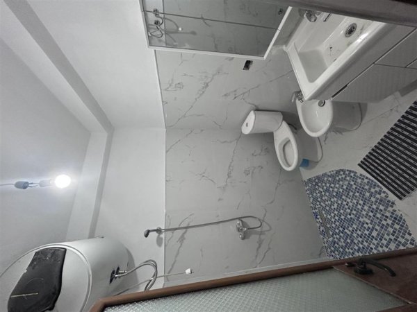 Tirane, jepet me qera shtepi 2+1+Ballkon Kati 0, 98 m² 270 € (ne rrugen Aleksander Konda Shkoze Tirane)