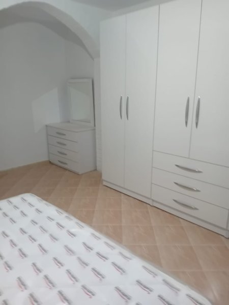 Tirane, jepet me qera shtepi 2+1+Ballkon Kati 0, 98 m² 270 € (ne rrugen Aleksander Konda Shkoze Tirane)