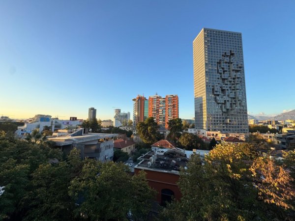 Tirane, jepet me qera apartament 2+1+2+Ballkon me Post Parkimi -1, 100 m² 1.500 € (Rruga e Salës)