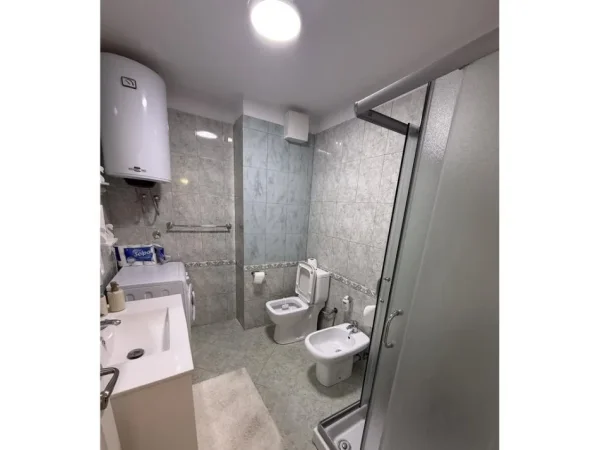 Tirane, shes apartament 1+1 Kati 2, 66 m² 230.000 € (Liqeni Tirane)