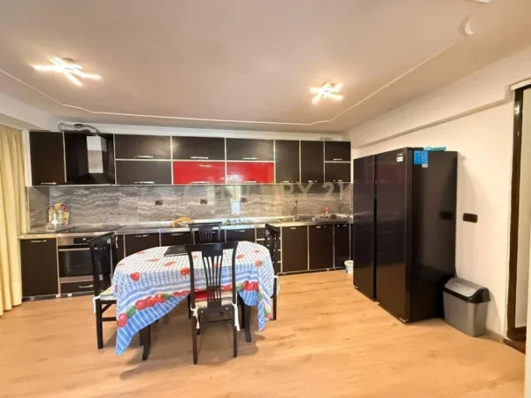 Tirane, shes apartament 2+1 Kati 4, 101 m² 285.000 € (Myslym shyri)