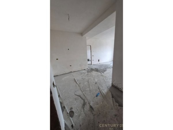 Tirane, shes 1+1 Kati 4, 82 m² 260.000 € (Rezidenca Scanderbeg)