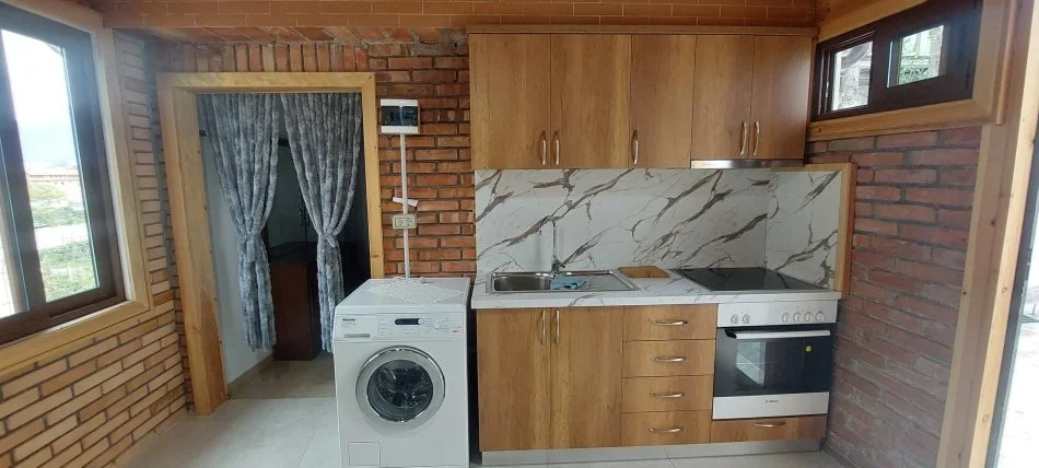 Tirane, jepet me qera garsonier Kati 0, 40 m² 300 € (Rruga Niko Avrami)