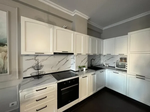 Tirane, jepet me qera apartament 2+1+Aneks+Ballkon , 90 m² 1.000 €