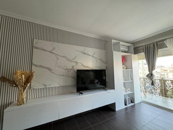 Tirane, jepet me qera apartament 2+1+Aneks+Ballkon , 90 m² 1.000 € 