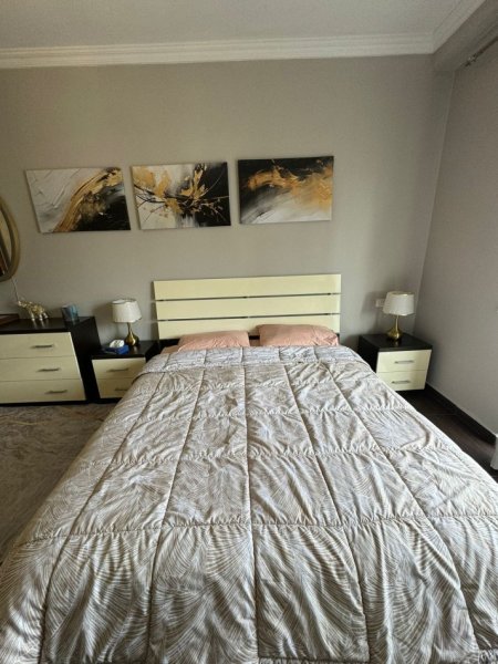 Tirane, jepet me qera apartament 2+1+Aneks+Ballkon , 90 m² 1.000 € 