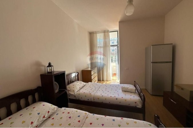 Tirane, shitet apartament 2+1+2+Ballkon , 120 m² 270.000 € (Ministria e Drejtësisë, Bulevardi Zogu I)