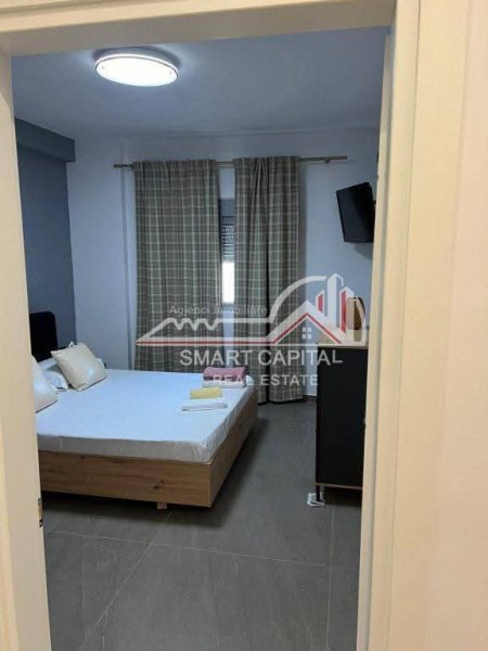 Vlore, jap me qera apartament 1+1+Ballkon Kati 4, 87 m² 400 € 